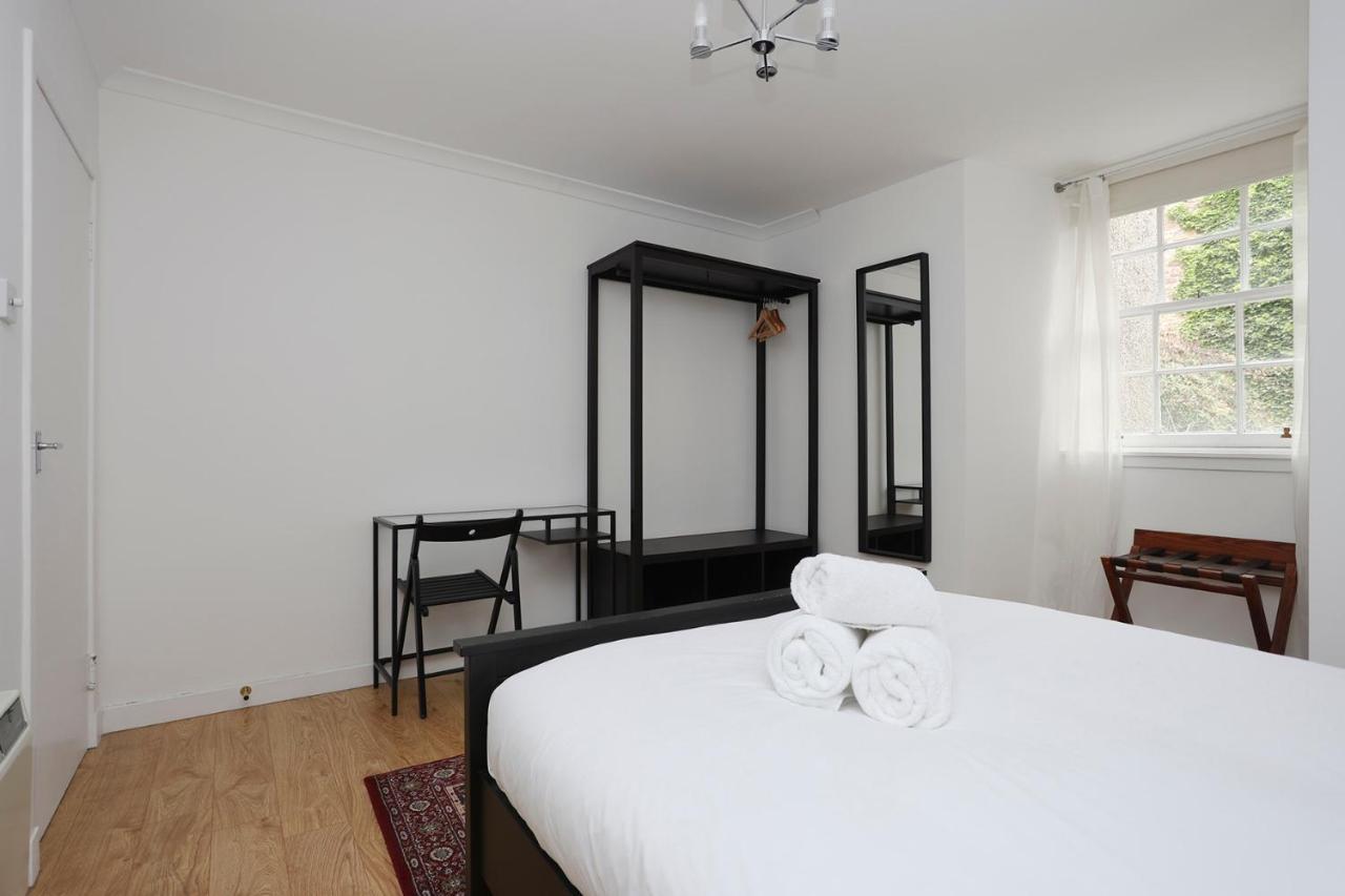 Appartamento Joivy Cosy 1 Bed Flat Next To Grassmarket And Royal Mile Edimburgo Esterno foto